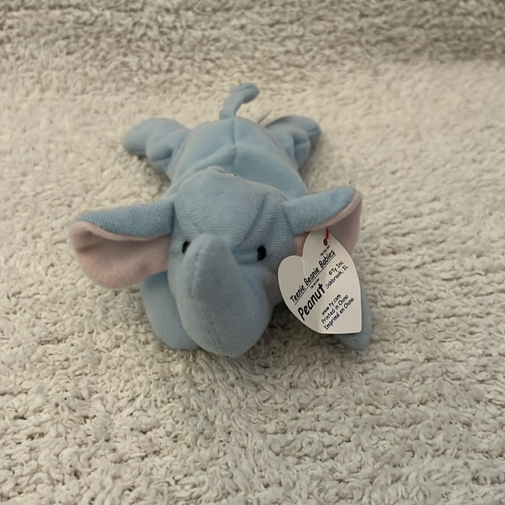 Mini beanie baby peanut